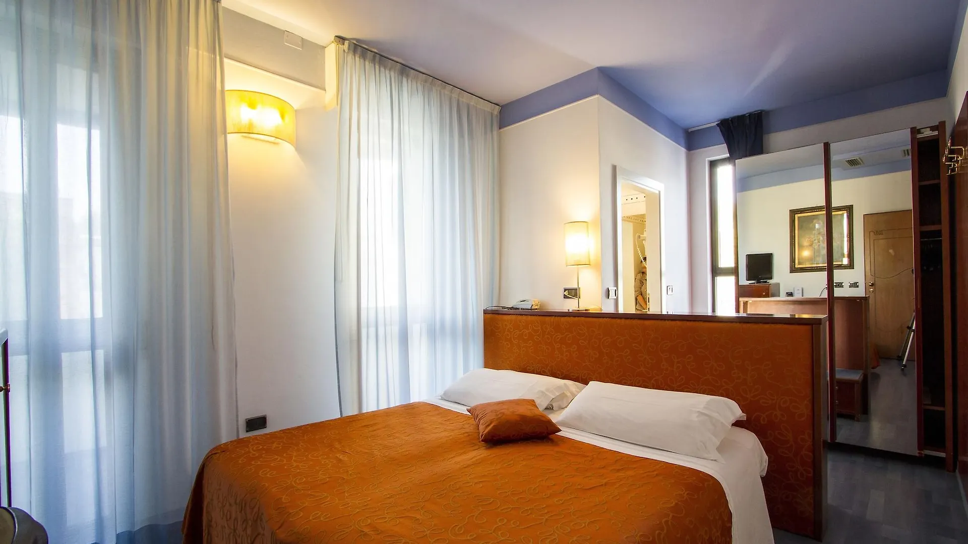Hotel Sirena - B&B Cesenatico 4*,