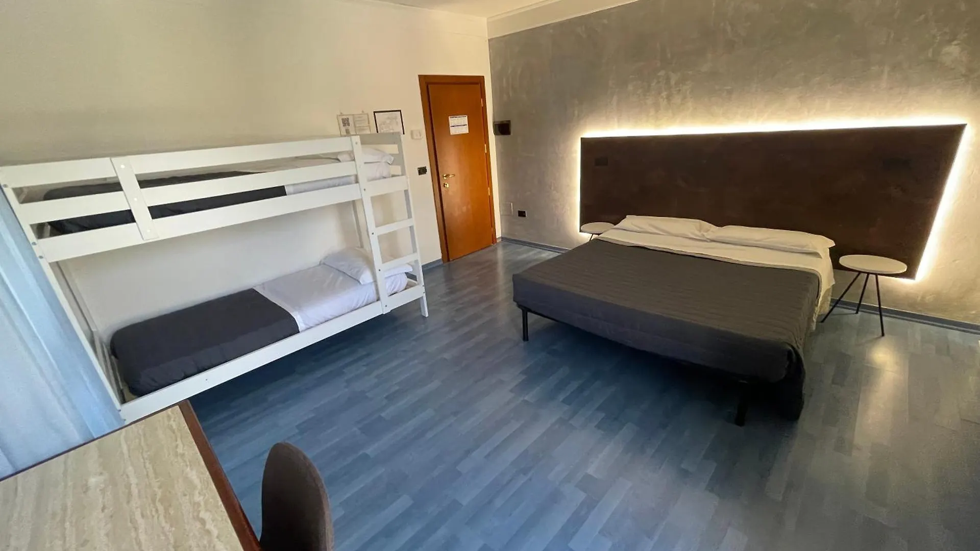 Hotel Sirena - B&B Cesenatico 4*,
